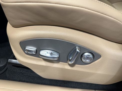 Certified 2026 Porsche Macan AWD/4WD image 19