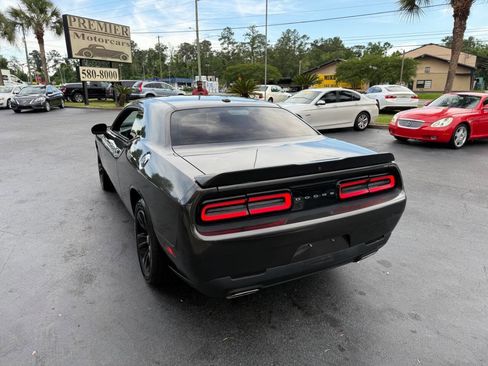 Used 2020 Dodge Challenger SXT RWD image 6