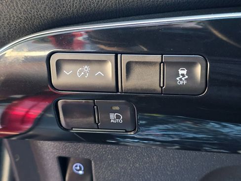 Used 2020 Toyota Prius Prime LE image 40