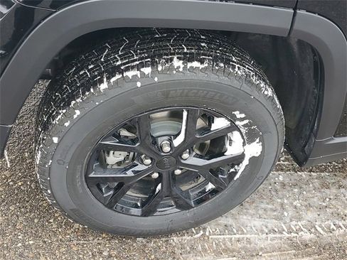 New 2026 Jeep Grand Cherokee Altitude AWD/4WD image 5