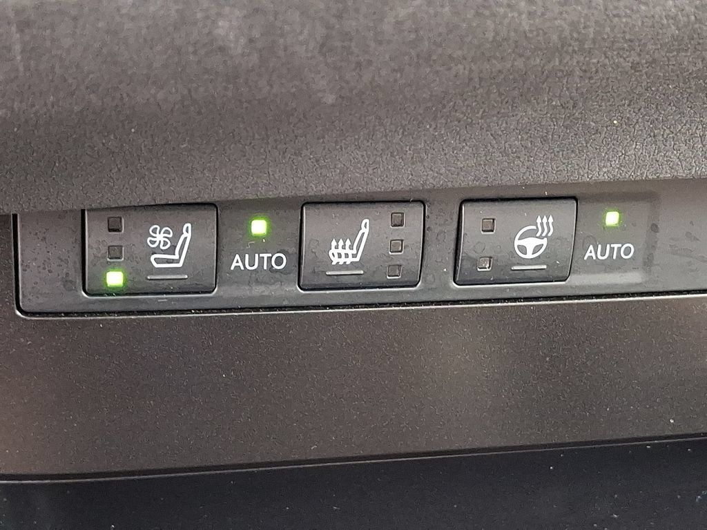 Used 2024 Lexus ES 300h w/ Premium Package FWD image 25