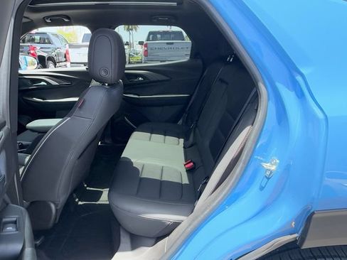Used 2023 Chevrolet TrailBlazer RS w/ Sun and Liftgate Package FWD image 11