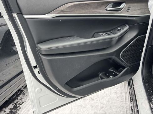 New 2026 Jeep Grand Cherokee Limited w/ Limited Altitude Package image 18