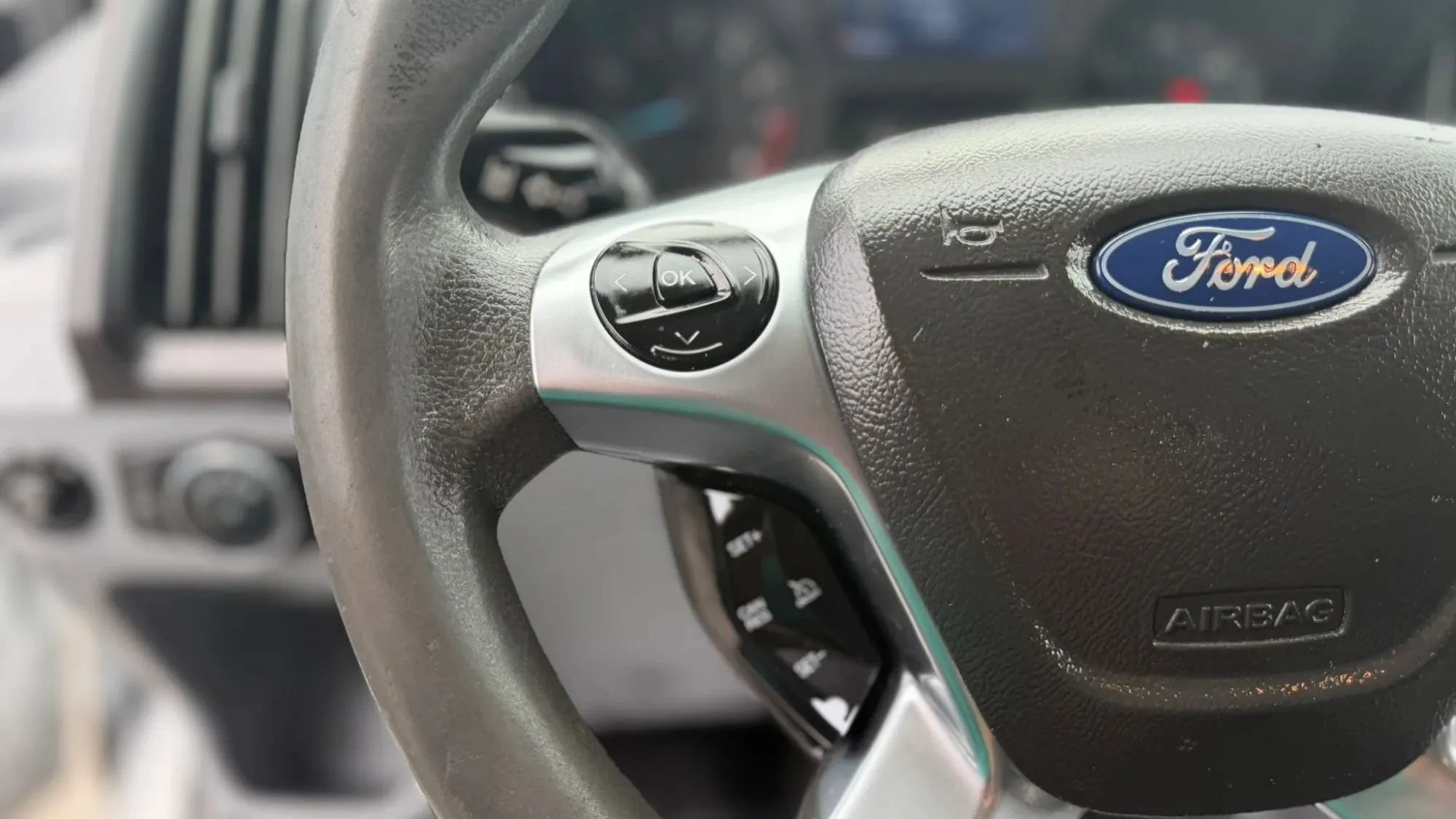 Used 2019 Ford Transit 150 130 Low Roof RWD image 18