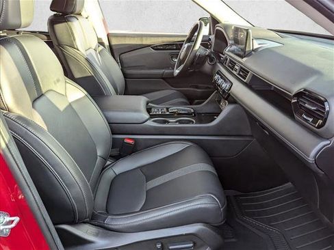 Used 2024 Honda Pilot Touring image 22