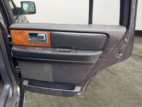 Used 2015 Lincoln Navigator 4WD image 28