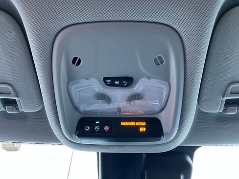 Used 2025 Chevrolet TrailBlazer LT image 14