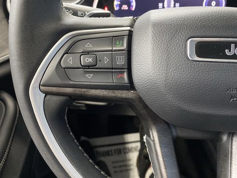 Certified 2023 Jeep Grand Cherokee Limited w/ Luxury Tech Group II image 19