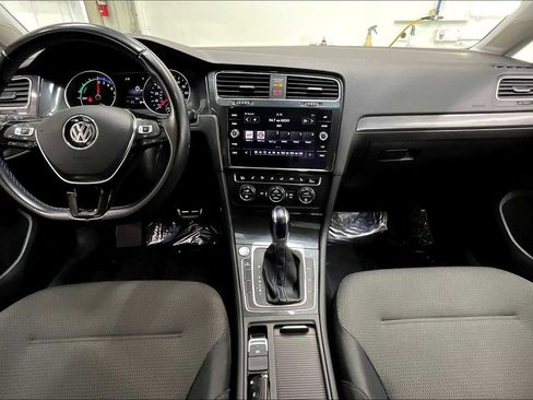 Used 2019 Volkswagen e-Golf SE w/ Driver Assistance Package image 17