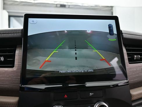 Used 2023 Ford Expedition Max Limited image 21