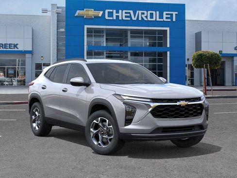 New 2026 Chevrolet Trax LT w/ Driver Confidence Package FWD image 1