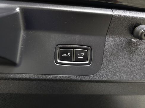 Used 2020 Porsche Panamera image 8