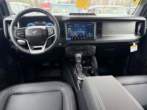 New 2025 Ford Bronco Badlands image 6