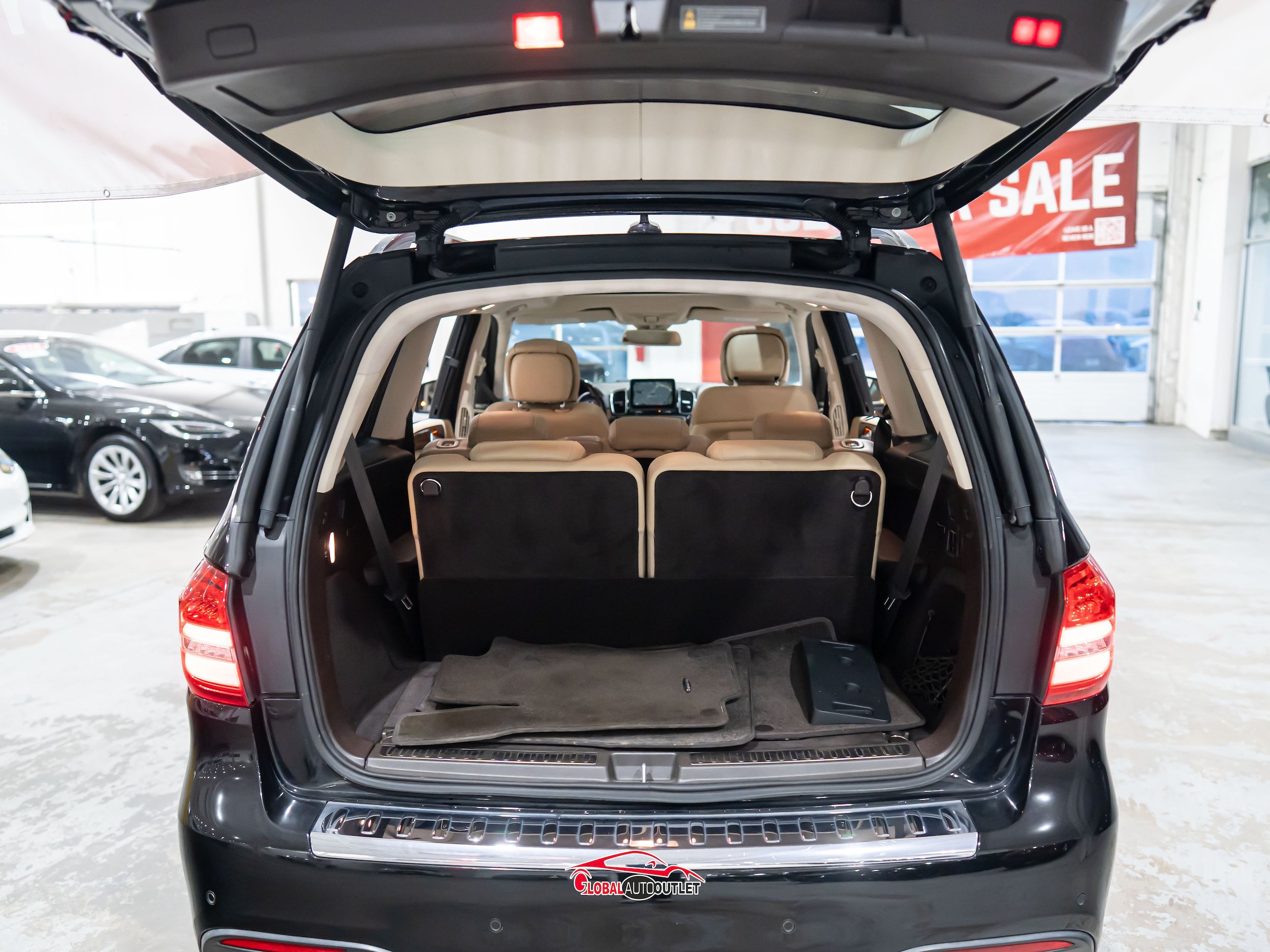 Used 2018 Mercedes-Benz GLS 550 4MATIC w/ Driver Assistance Package image 54