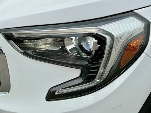 Used 2019 GMC Terrain SLE w/ Driver Convenience Package image 10