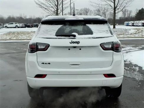 Certified 2024 Jeep Compass Limited w/ High Altitude Package image 5