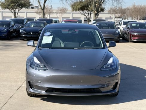 Used 2023 Tesla Model 3 Standard Range image 3