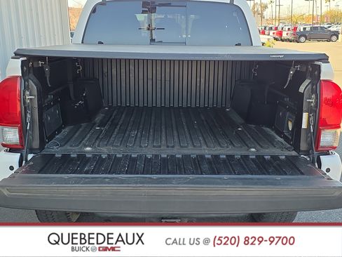 Used 2017 Toyota Tacoma TRD Sport w/ Premium & Technology Package image 9