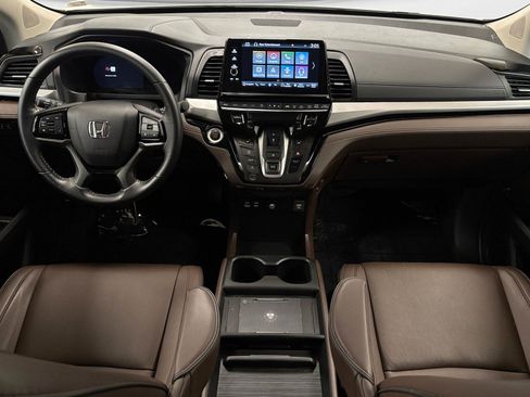 Used 2025 Honda Odyssey Touring image 14