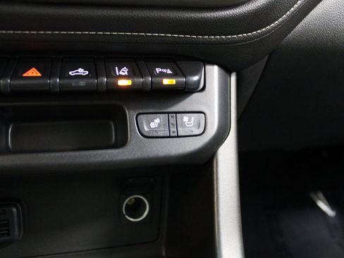 Used 2021 GMC Canyon Denali image 42