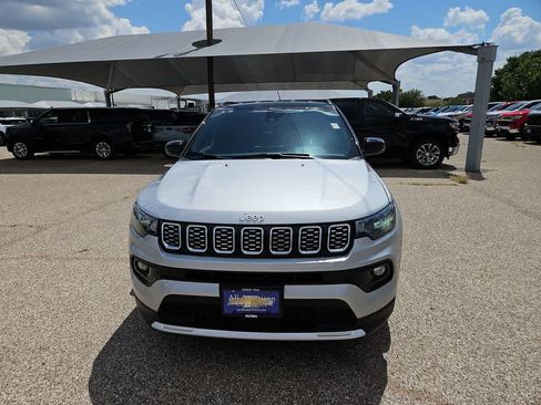Used 2025 Jeep Compass Limited AWD/4WD image 3