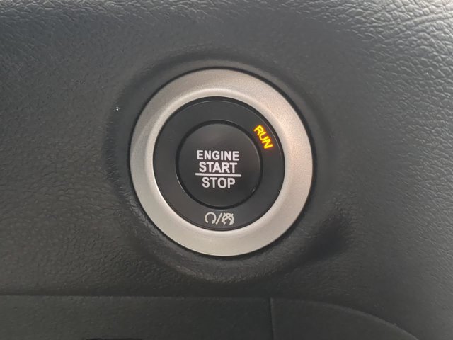Used 2025 Chrysler Pacifica Select FWD image 34