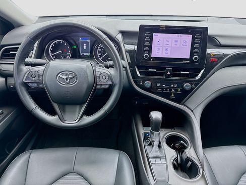 Used 2024 Toyota Camry SE w/ Convenience Package FWD image 14