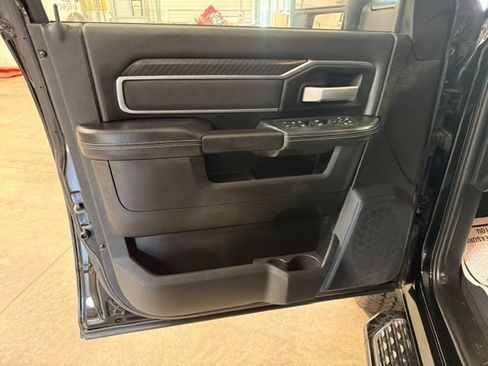 Used 2025 RAM 2500 Big Horn AWD/4WD image 43
