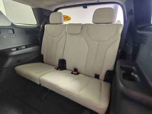 Used 2024 Hyundai Palisade Calligraphy FWD image 16