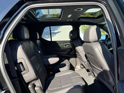 Used 2023 Chevrolet Traverse RS image 10