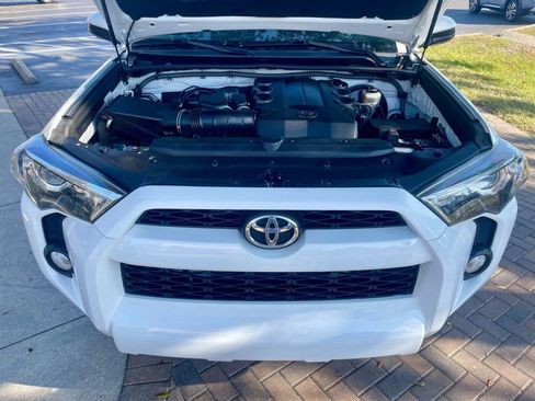 Used 2018 Toyota 4Runner SR5 image 18