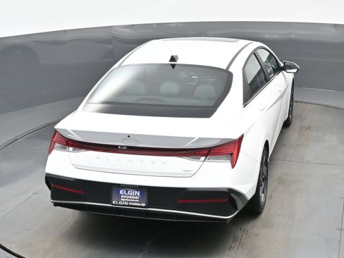 Certified 2025 Hyundai Elantra Limited image 38