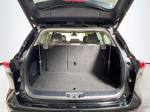 Used 2023 Toyota Highlander XLE image 34