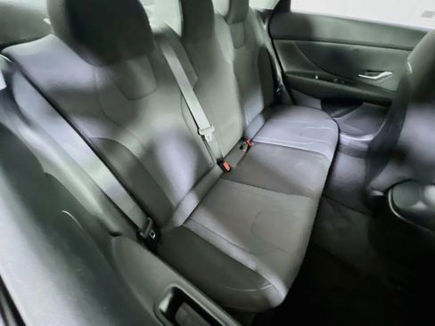 Used 2023 Hyundai Elantra SE FWD image 24