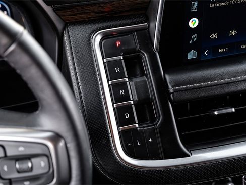 Used 2022 Chevrolet Suburban Premier image 22