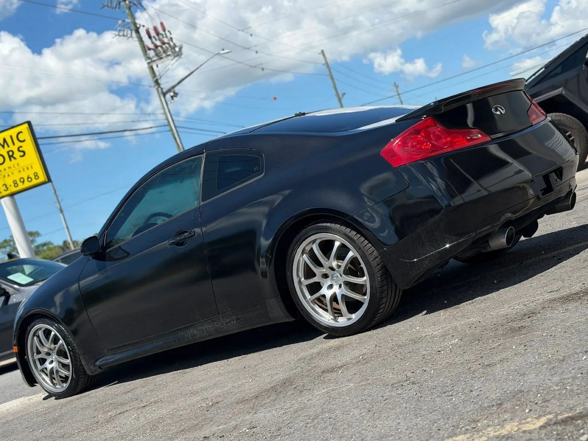 Used 2007 INFINITI G35 Coupe w/ Premium Pkg RWD image 3