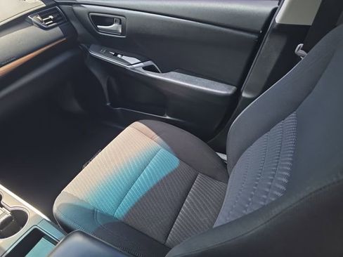 Used 2017 Toyota Camry LE FWD image 15