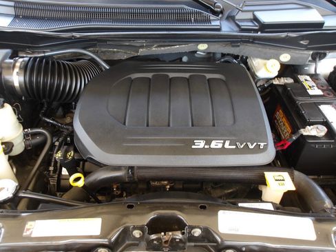 Used 2012 Dodge Grand Caravan SXT w/ Entertainment Group 1 image 25