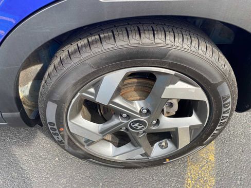 Used 2023 Hyundai Venue SEL FWD image 36