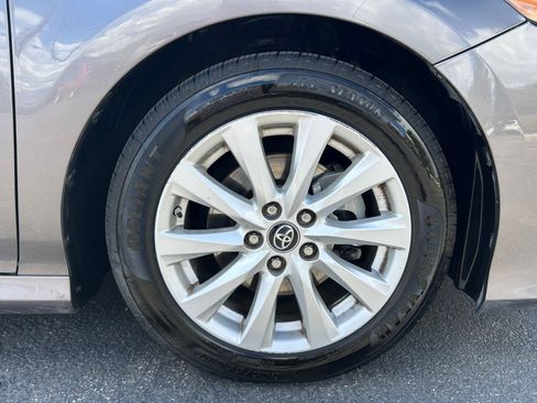 Used 2019 Toyota Camry LE w/ Carpet Mat Package FWD image 30