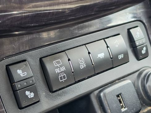 Used 2017 Buick Enclave Leather w/ Trailering Package AWD/4WD image 27