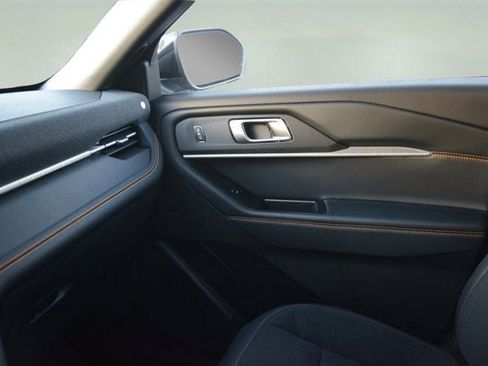 New 2026 Ford Explorer Tremor w/ Tremor Convenience Package image 11