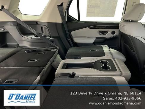 Used 2025 Honda Pilot Elite image 39