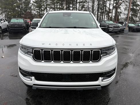 Used 2024 Jeep Wagoneer Series II w/ Flexible Seating Group image 3