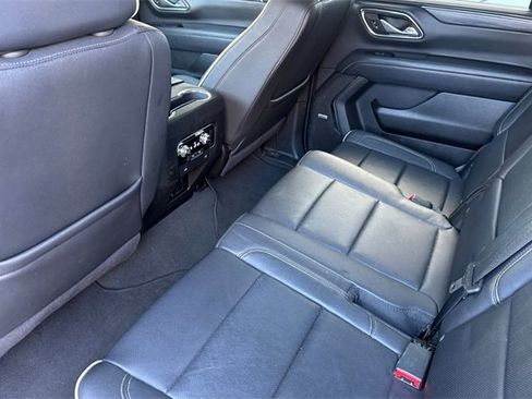 Used 2024 GMC Yukon XL SLT image 12