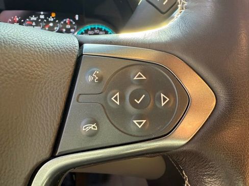 Used 2020 Chevrolet Suburban Premier image 20