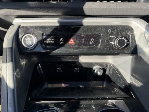 Used 2025 Audi Q5 Prestige image 17