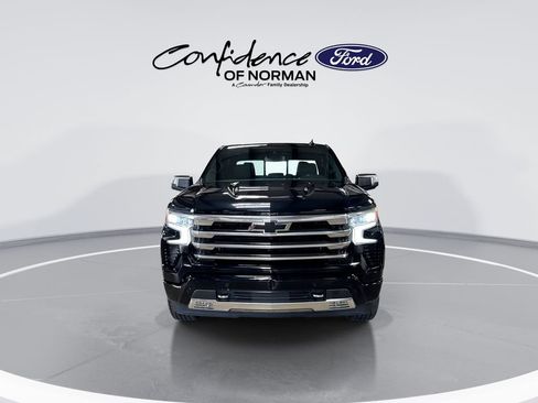 Used 2023 Chevrolet Silverado 1500 High Country AWD/4WD image 2