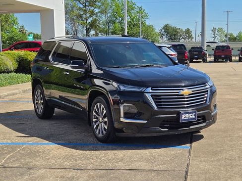 Used 2023 Chevrolet Traverse Premier w/ LPO, Cargo Package FWD image 3