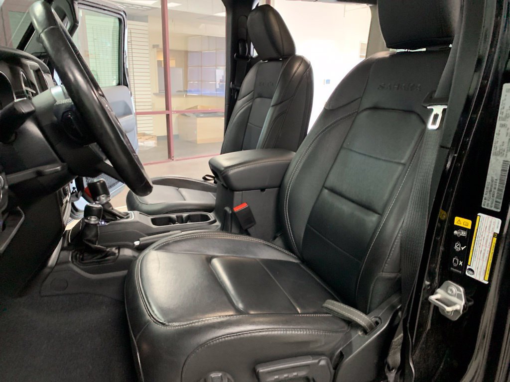 Used 2022 Jeep Wrangler Unlimited Sahara w/ Cold Weather Group AWD/4WD image 7